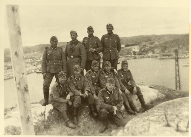 April 1940. Okkupasjonssoldater på Helvik, Eigersund.