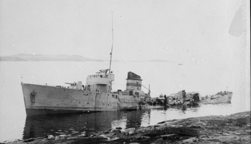 Torpedojageren ”Æger” landsatt ved Hundvåg etter angrepet fra tyske fly.
