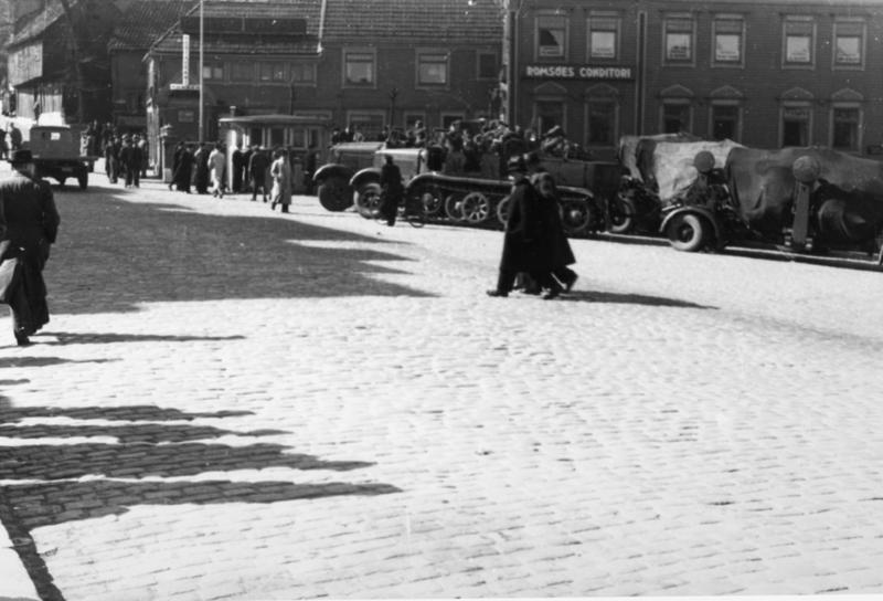 Tyske stridsvogner i Stavanger sentrum.