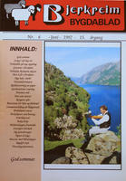 Bjerkreim Bygdablad for juni 1992, med ei av fleire framsider med fargefotografi. Her ser vi felespelaren Marton Laksesvela i Dyrskog ved Ørsdalsvatnet. Foto: Bjørn Hille. 