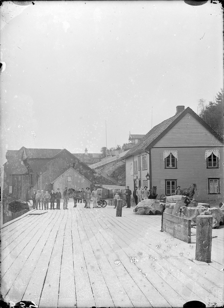 Dampskipskaien i Egersund fotografert rundt 1900. Foto: Erik Hadland Torjusen, DFF-EHT0304.